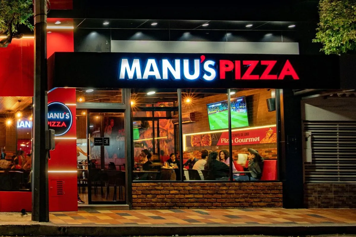 Fachada Manu's Pizza — Ciudad Jardín
